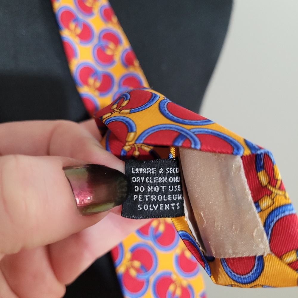 Gucci Red Geometric Pattern Tie - Picture 9 of 13